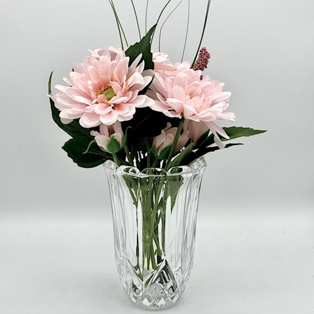 Very Pretty Crystal Vase, Excellent‎ Condition.